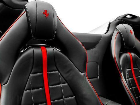 Certified 2021 Ferrari 812 GTS RWD image 22