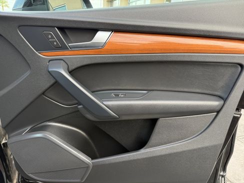 Used 2021 Audi Q5 Premium w/ Convenience Package image 16