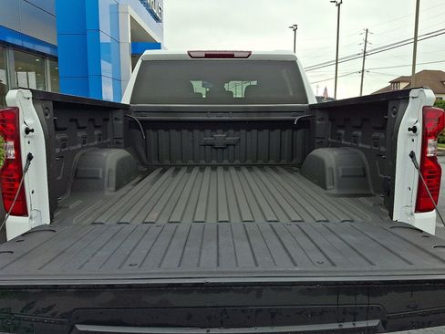 Used 2023 Chevrolet Silverado 1500 Custom Trail Boss w/ LPO, Dark Essentials Package AWD/4WD image 27