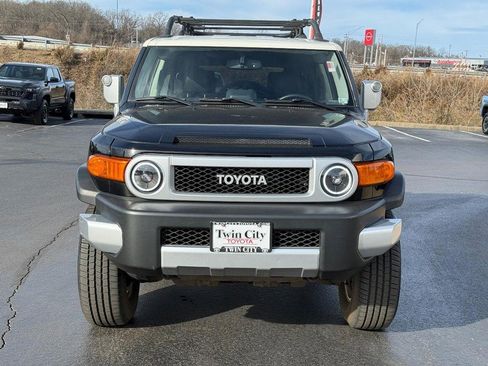 Used 2014 Toyota FJ Cruiser 4WD image 9