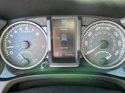 Used 2019 Toyota Tacoma TRD Off-Road image 6