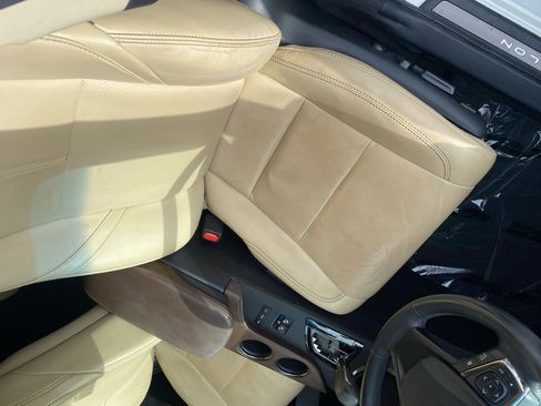 Used 2017 Toyota Avalon Limited image 13