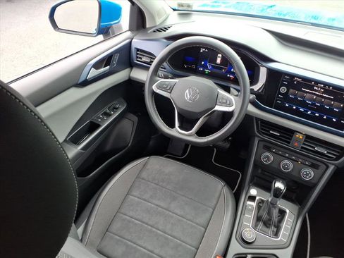 Certified 2022 Volkswagen Taos SE image 11