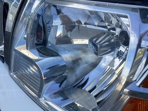 Used 2017 Nissan Frontier S w/ S Preferred Package image 5