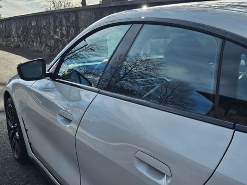 Used 2023 BMW i4 eDrive40 w/ M Sport Package image 18