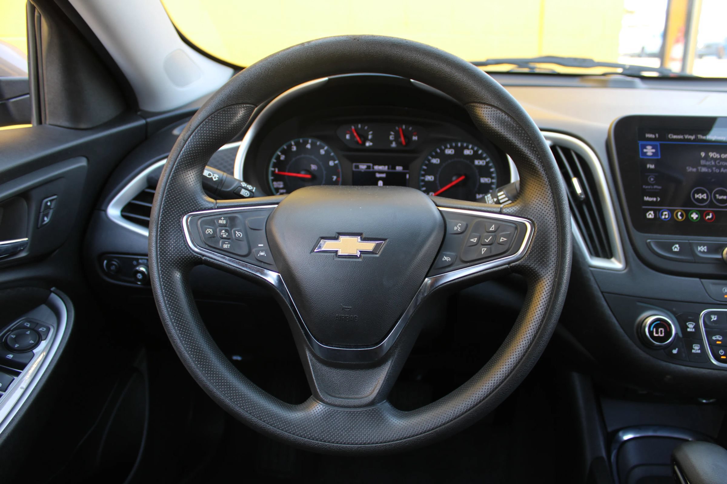 Used 2023 Chevrolet Malibu LT FWD image 13