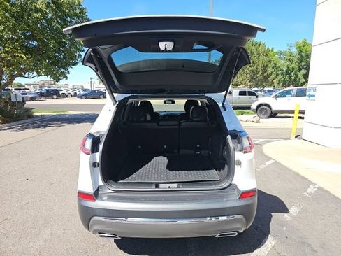 Used 2022 Jeep Cherokee Limited w/ Elite Package AWD/4WD image 7