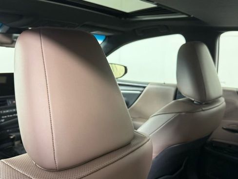 Used 2025 Lexus ES 300h w/ Premium Package image 24