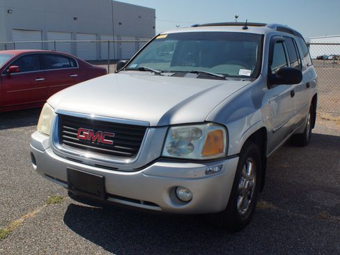 Used 2005 GMC Envoy XUV SLE w/ Sle Preferred Equipment Group AWD/4WD image 1