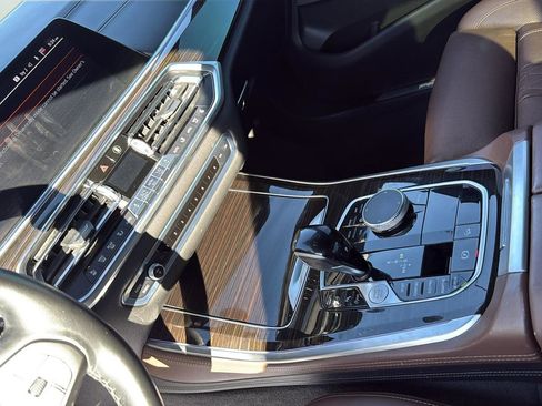 Used 2019 BMW X5 xDrive40i w/ Executive Package image 21