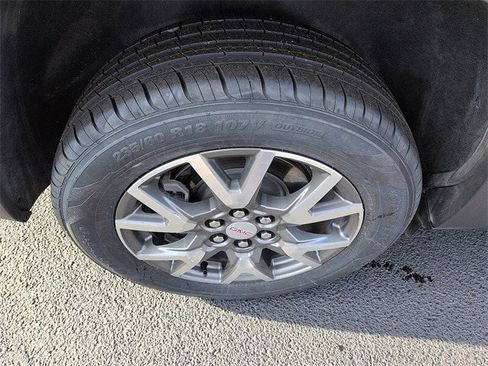 Used 2023 GMC Acadia SLE w/ Driver Convenience Package image 9