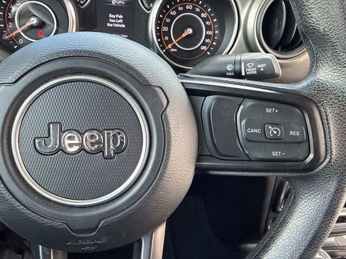 Used 2022 Jeep Wrangler Sport AWD/4WD image 17