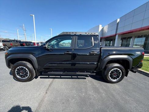 Certified 2024 Toyota Tacoma TRD Off-Road w/ TRD Off Road Upgrade Package AWD/4WD image 5