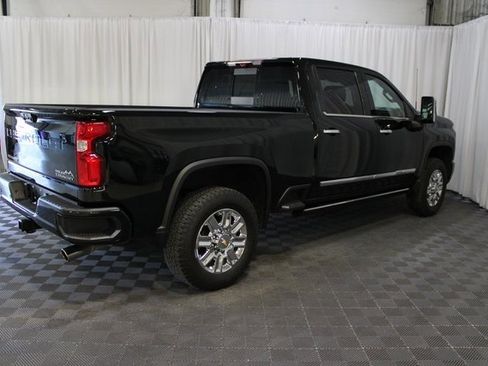 Used 2024 Chevrolet Silverado 2500 High Country w/ High Country Premium Package image 6