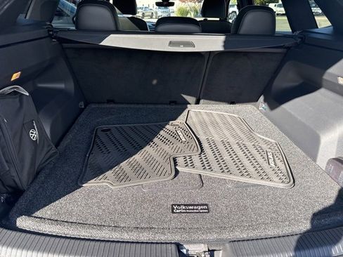 Used 2021 Volkswagen Atlas Cross Sport SEL R-Line image 28