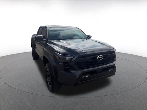 Used 2025 Toyota Tacoma TRD Off-Road image 3