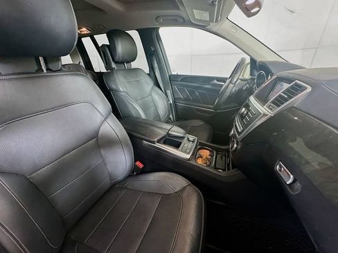 Used 2016 Mercedes-Benz GL 550 4MATIC image 32