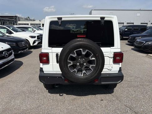 Used 2024 Jeep Wrangler Unlimited Sahara w/ Technology Group AWD/4WD image 6