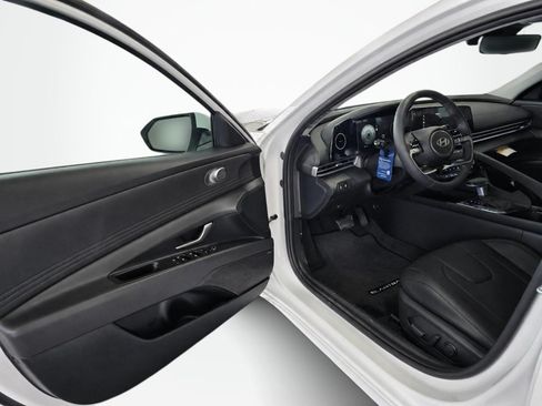New 2026 Hyundai Elantra Limited FWD image 32