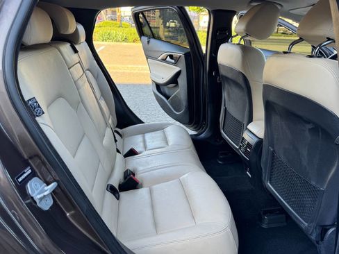 Used 2017 INFINITI QX30 Premium AWD/4WD image 11