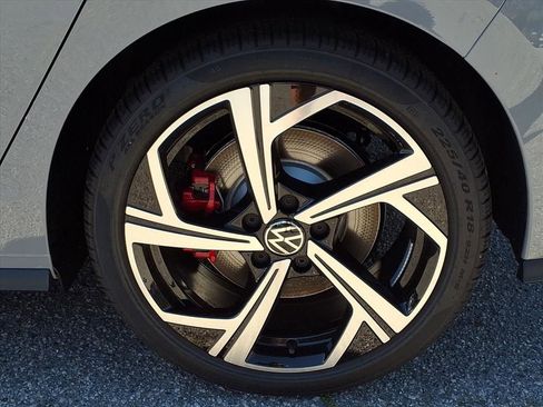 New 2026 Volkswagen GTI SE image 4