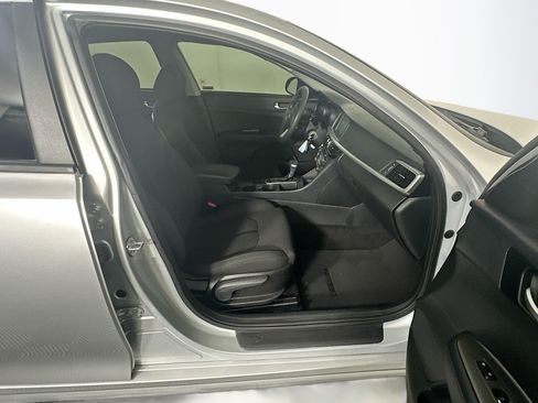 Used 2020 Kia Optima LX FWD image 29