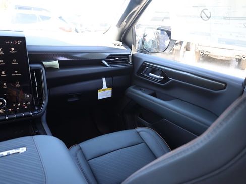 New 2026 GMC Yukon XL AT4 w/ AT4 Premium Plus Package AWD/4WD image 24