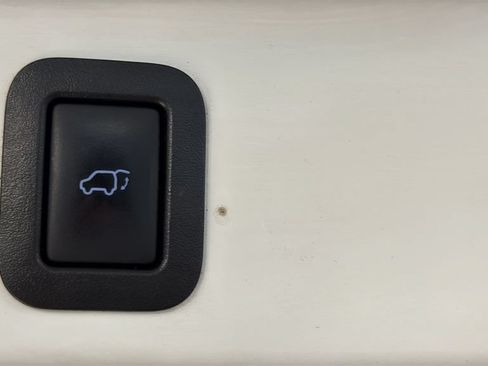Used 2019 Toyota Highlander Limited AWD/4WD image 9