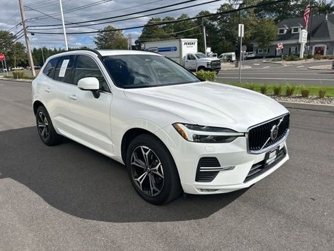Certified 2022 Volvo XC60 B5 Momentum w/ Climate Package image 6
