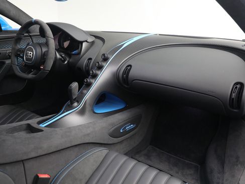Used 2021 Bugatti Chiron Pur Sport image 23