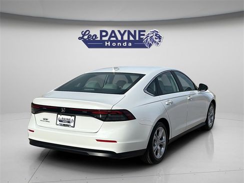 Certified 2025 Honda Accord LX image 9