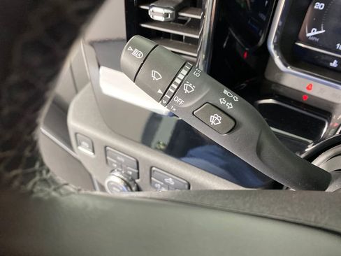 Used 2025 GMC Sierra 1500 Elevation image 17