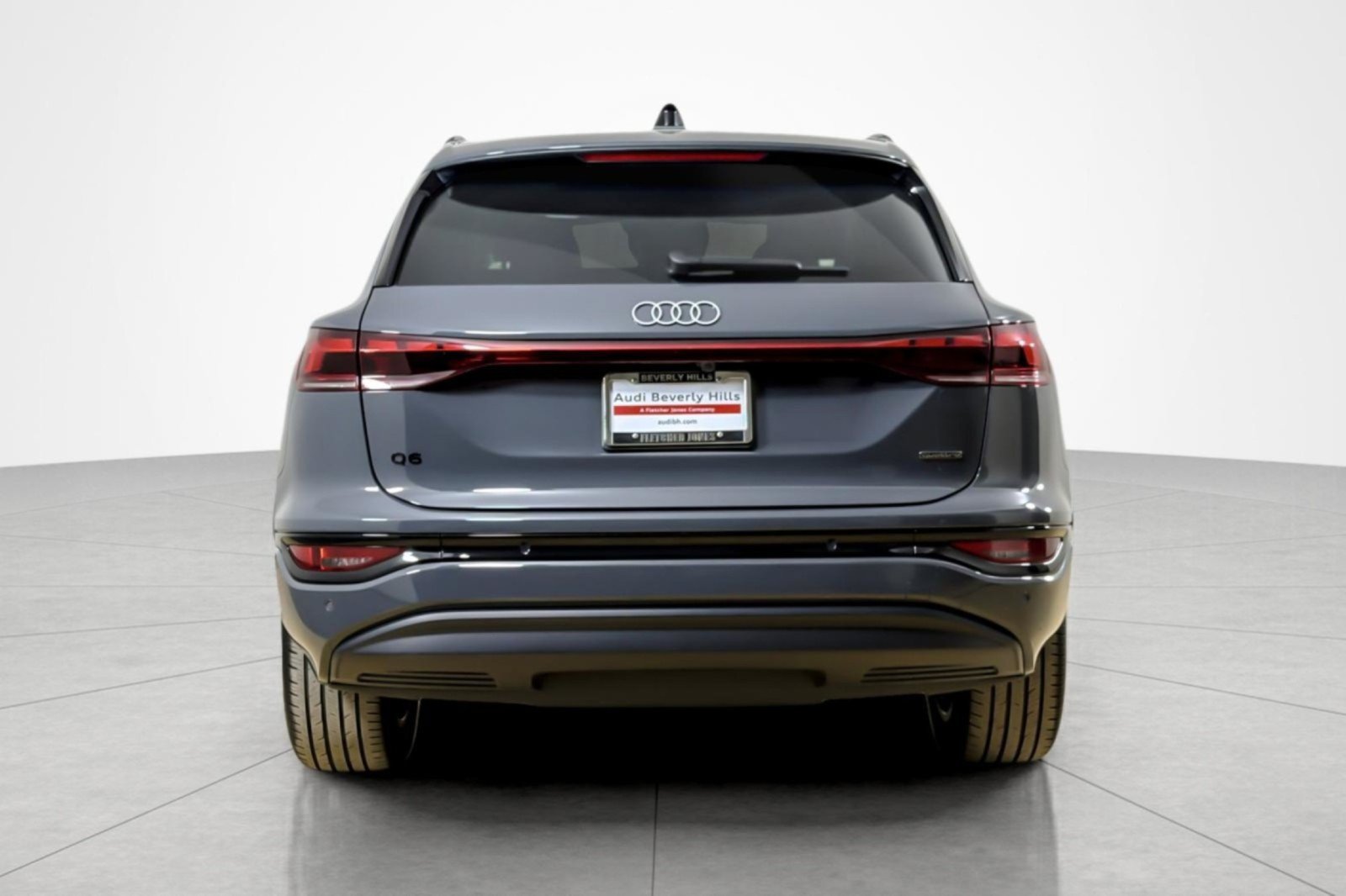 Used 2025 Audi Q6 e-tron Premium w/ Convenience Package AWD/4WD image 4
