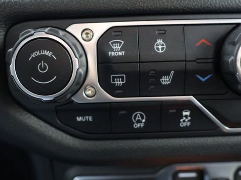 Used 2025 Jeep Wrangler Willys image 15