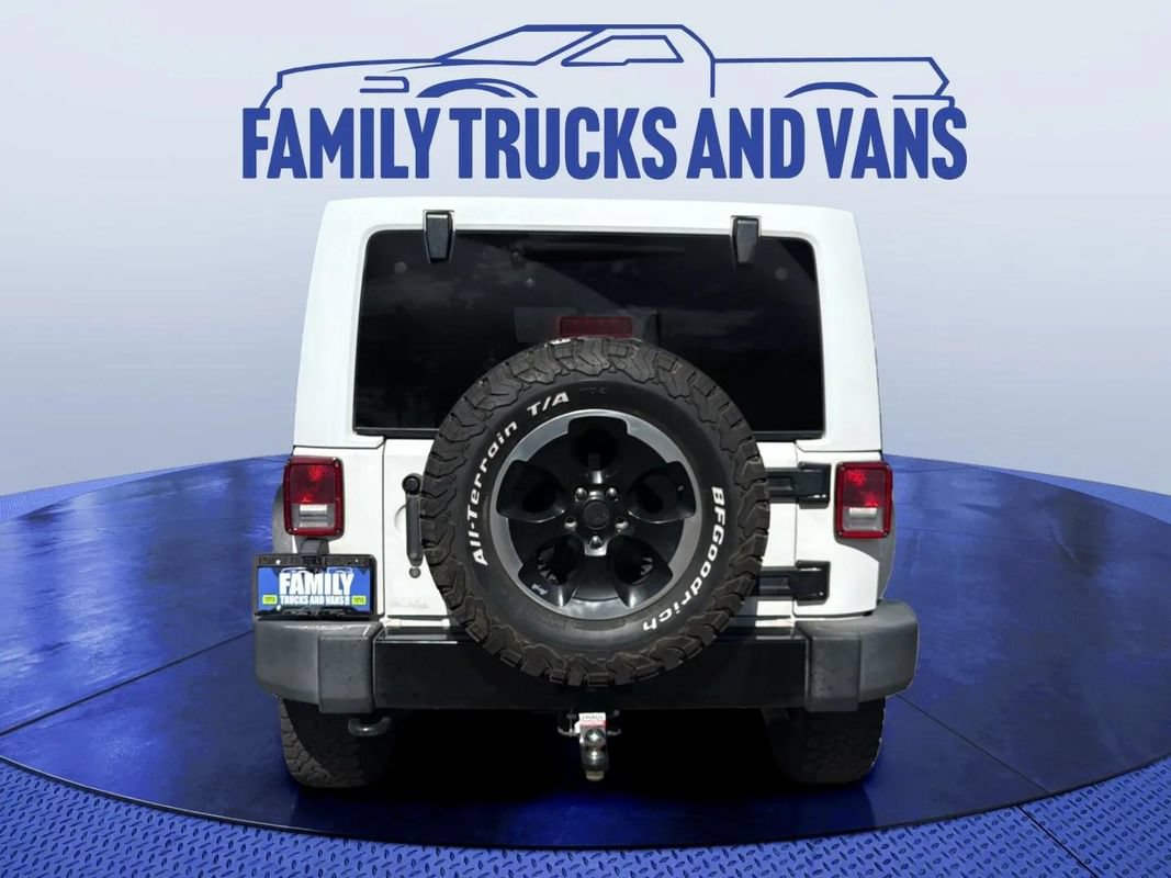 Used 2014 Jeep Wrangler Unlimited Sahara AWD/4WD image 4
