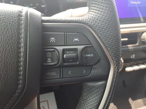 Used 2025 Toyota Tacoma TRD Off-Road AWD/4WD image 25