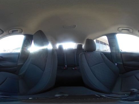 Used 2025 Toyota Corolla LE image 40