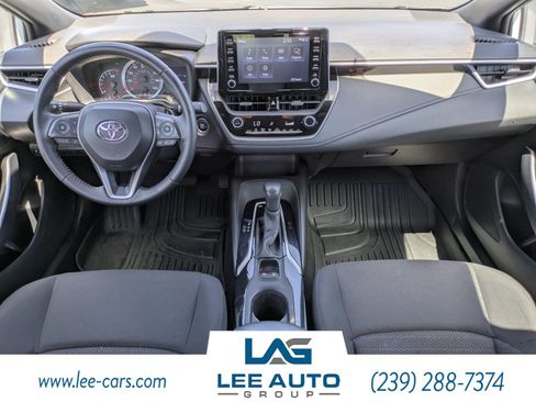 Used 2020 Toyota Corolla SE w/ SE Premium Package FWD image 12