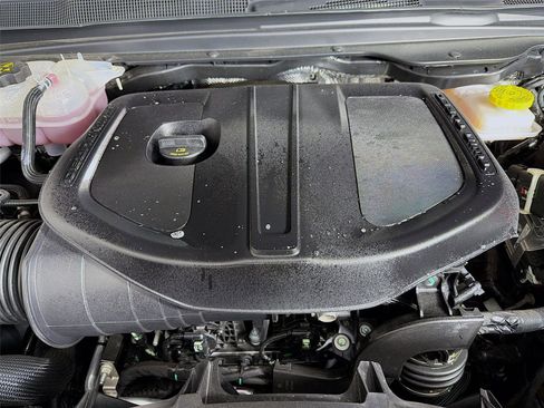 Used 2026 RAM 1500 Laramie AWD/4WD image 32