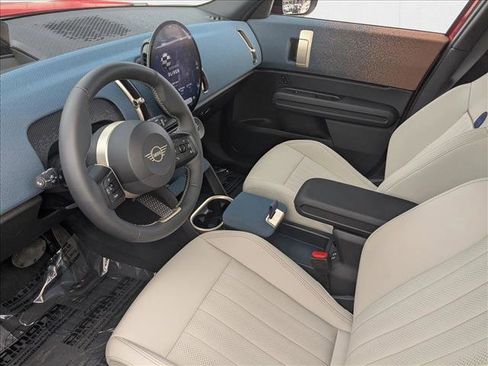 Certified 2025 MINI Cooper Countryman SE image 8