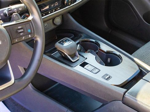Used 2023 Nissan Rogue SV FWD image 21