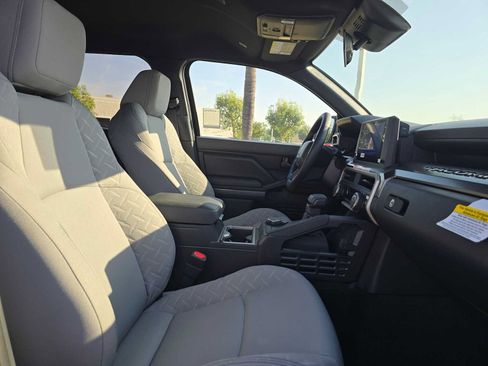 Certified 2026 Toyota Tacoma SR5 AWD/4WD image 11