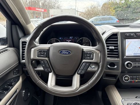 Used 2021 Ford Expedition XLT AWD/4WD image 12
