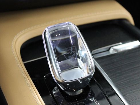 Certified 2023 Volvo XC90 B6 Ultimate w/ Protection Package Premier AWD/4WD image 37