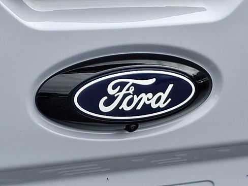 New 2025 Ford Maverick XL image 10