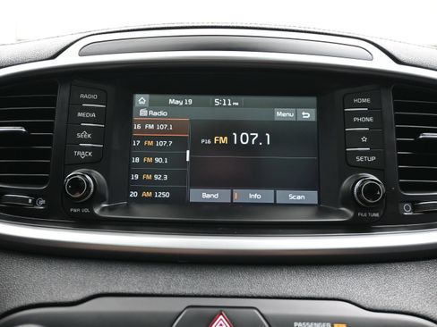 Used 2020 Kia Sorento EX FWD image 36