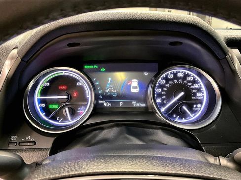 Used 2018 Toyota Camry XLE w/ Audio Package FWD image 13