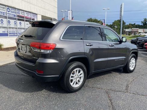 Used 2019 Jeep Grand Cherokee Laredo RWD image 7