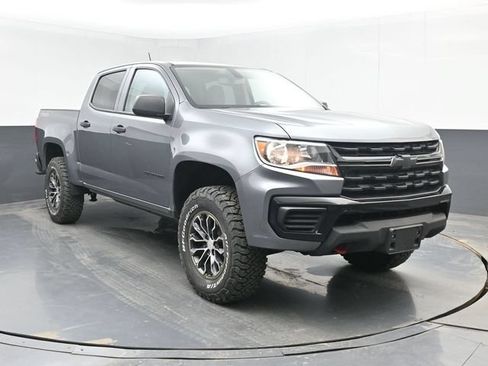 Used 2022 Chevrolet Colorado W/T w/ WT Convenience Package AWD/4WD image 2