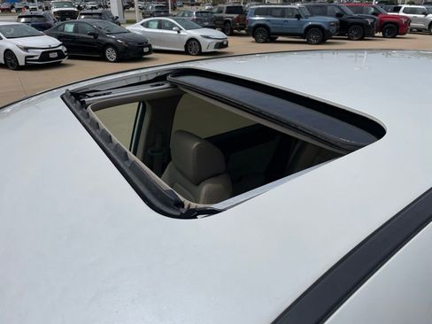 Used 2018 Honda CR-V EX-L image 3